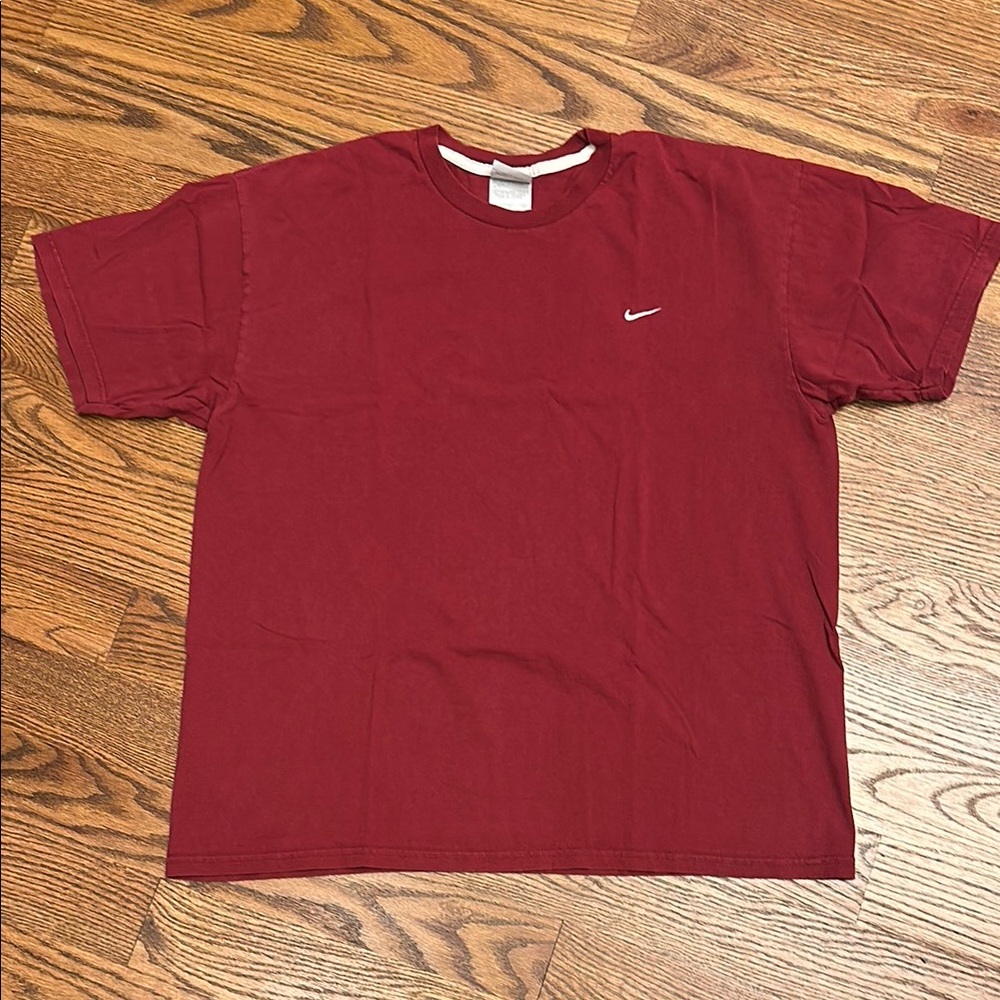 GUC Nike Men's Maroon Short Sleeve Tee; XL